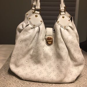 Louis Vuitton Mahina Hobo